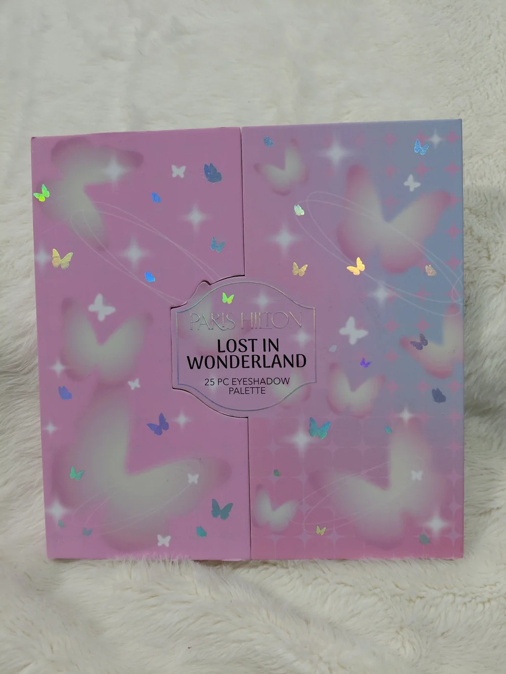 NWT Paris Hilton Lost in Wonderland 25-Piece Pink Eyeshadow Palette